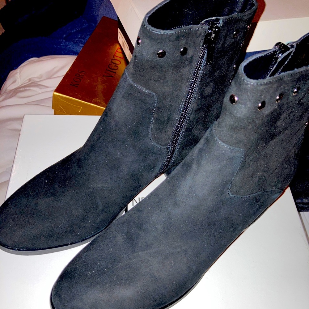 Suede boots